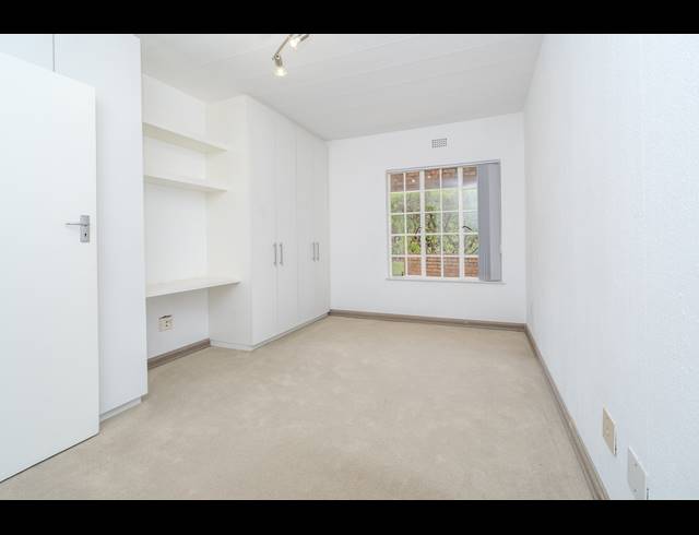 1 BEDROOM RETIREMENT UNIT FOR SALE IN BRYANSTON